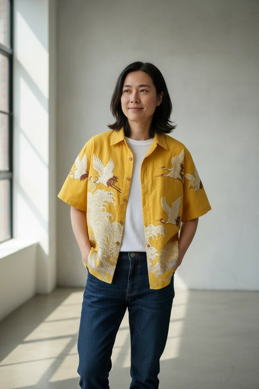 Embossed Flying Crane and Wave Printing Casual Short Sleeved Shirt