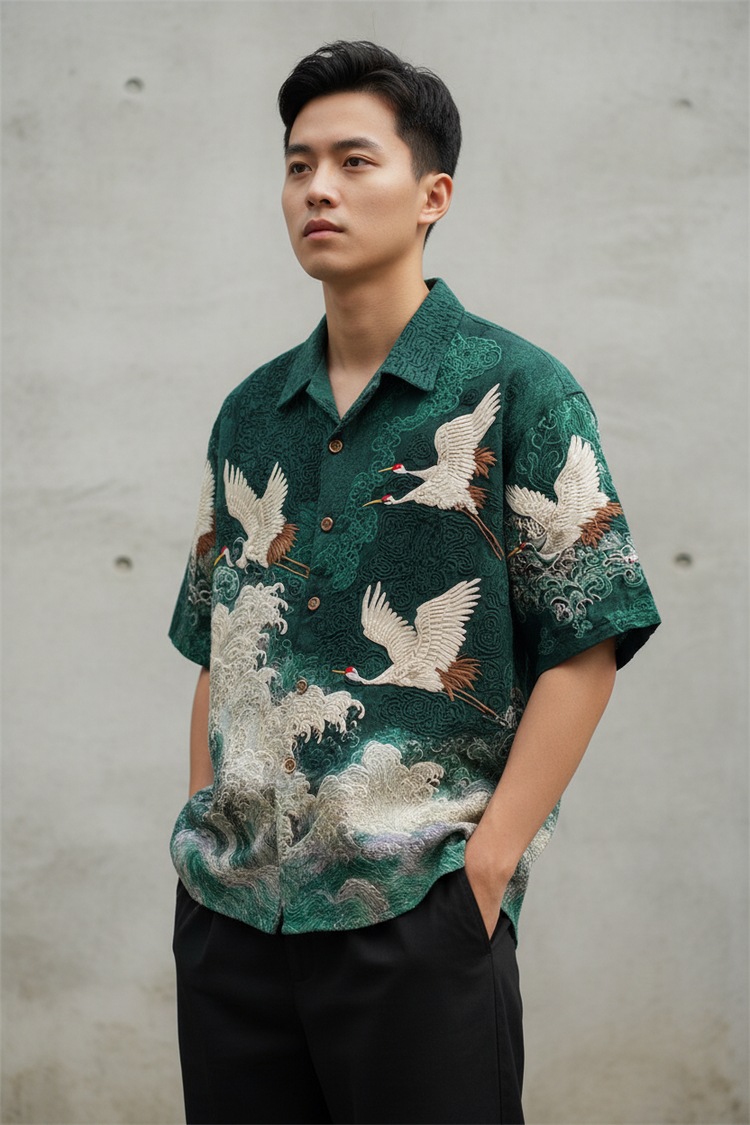 Embossed Flying Crane and Wave Printing Casual Short Sleeved Shirt